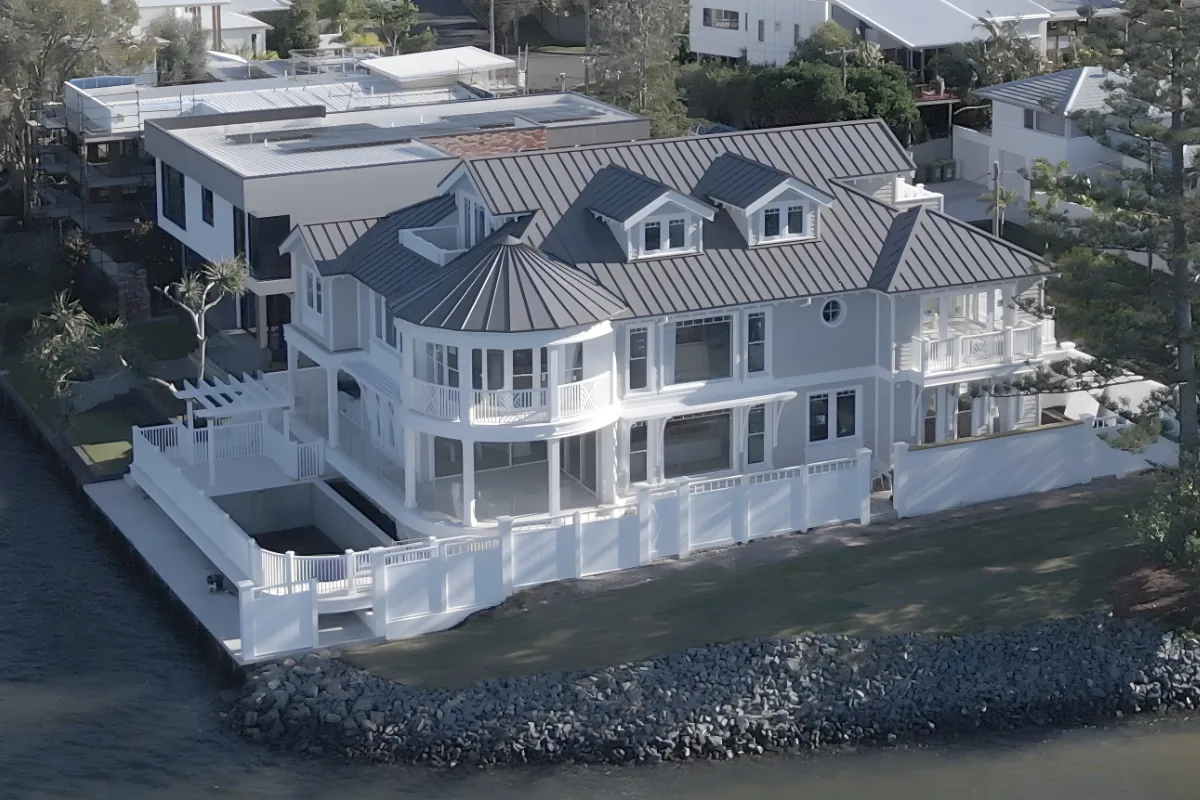 Burleigh Heads Waterfront Estate — Aluminium Standing Seam by Euroclad — Burleigh Heads, QLD